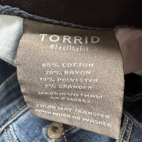 Torrid Women's High Rise Stretch 5 Pockets Cropped Bootcut Jeans Med Wash 18 - Picture 8 of 9